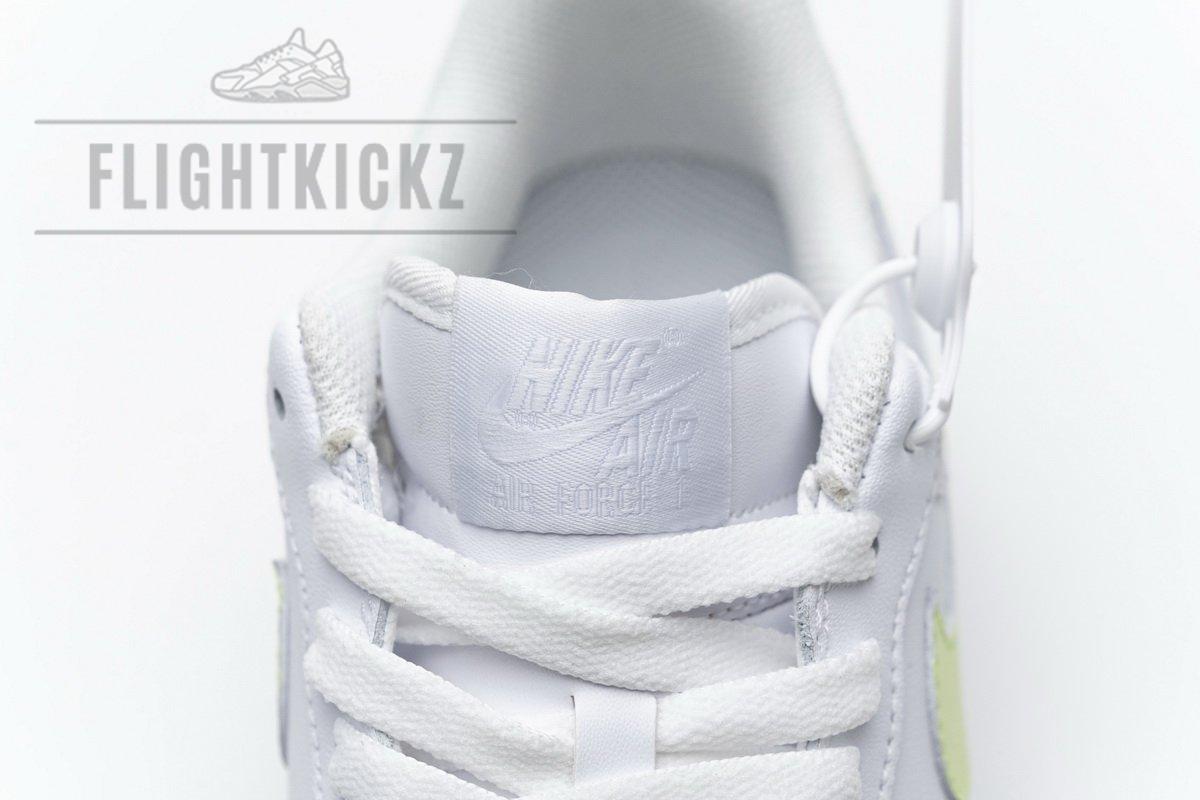 Air Jordan 1 Mid - Image 13