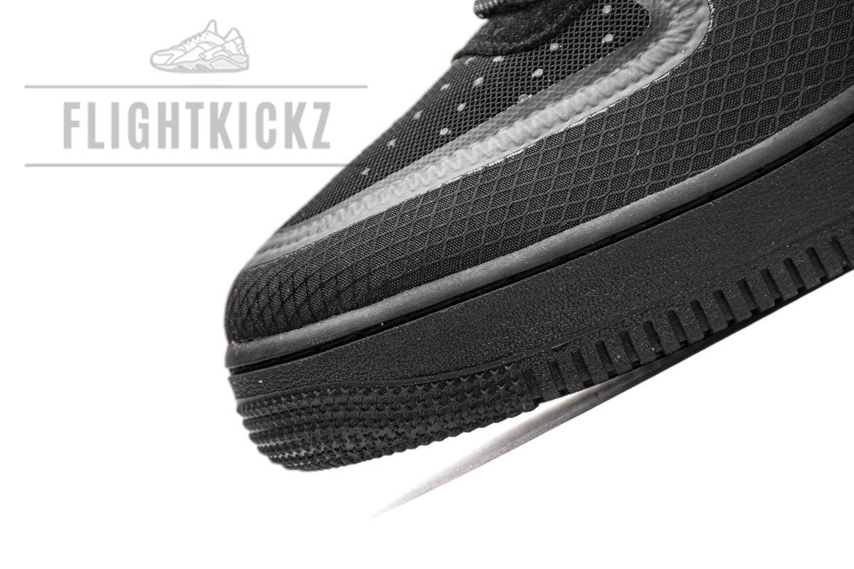 AO4606-001 OFF White X Air Force 1 Low Black - Image 10