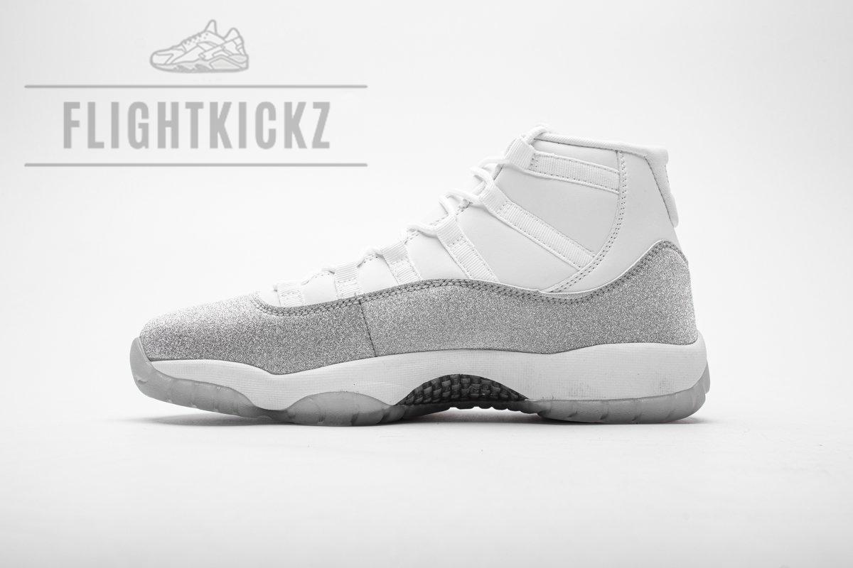 AR0715-100 WMNS Air Jordan 11 Retro White Metallic Silver