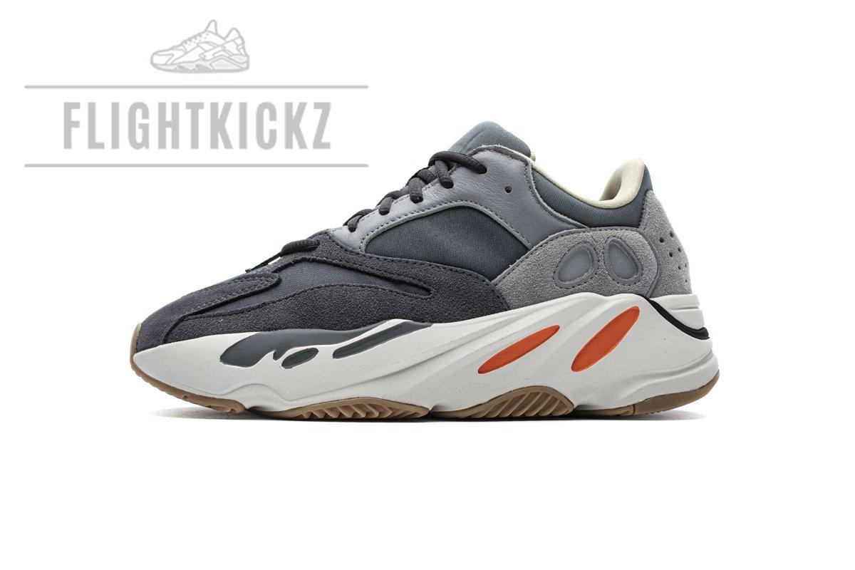 700 V2 Yeezy Boost 700“Magnet”FV9922