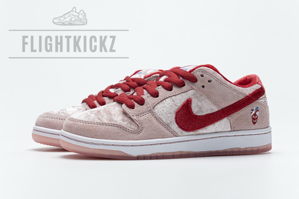 CT2552-800 Strange Love x Nike SB Dunk Low Pro - Image 3